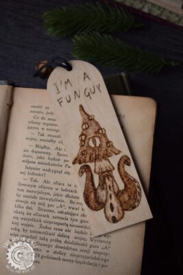 Wypalane zakładki do książek (This Guy in a Hat)