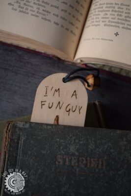 Wypalane zakładki do książek (This Guy in a Hat)