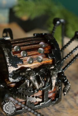 Drewniana skrzynka mimik pająk (This Guy in a Hat)