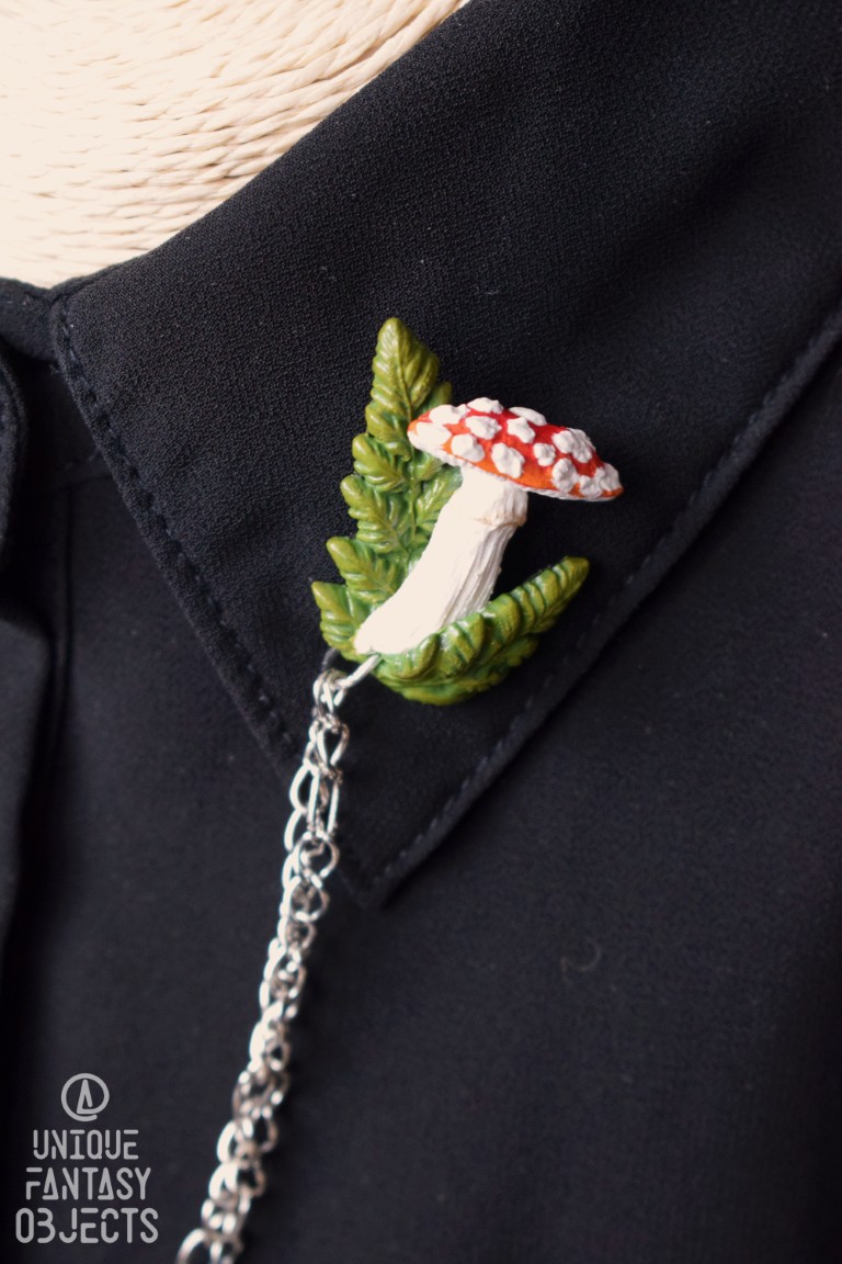 Przypinka do kołnierzyka z muchomorami czerwonymi Przypinki do kołnierzyka z muchomorami(Unique Fantasy Objects)