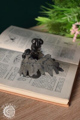 Metalowa gąsieniczka (This Guy in a Hat)