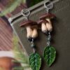 Kolczyki z grzybem borowika, liściem i jadeitem (Unique Fantasy Objects)