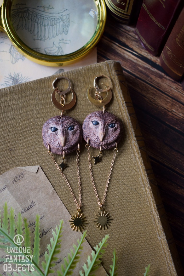 Kolczyki z rzeźbą puszczyka zwyczajnego i łańcuszkami (Unique Fantasy Objects)