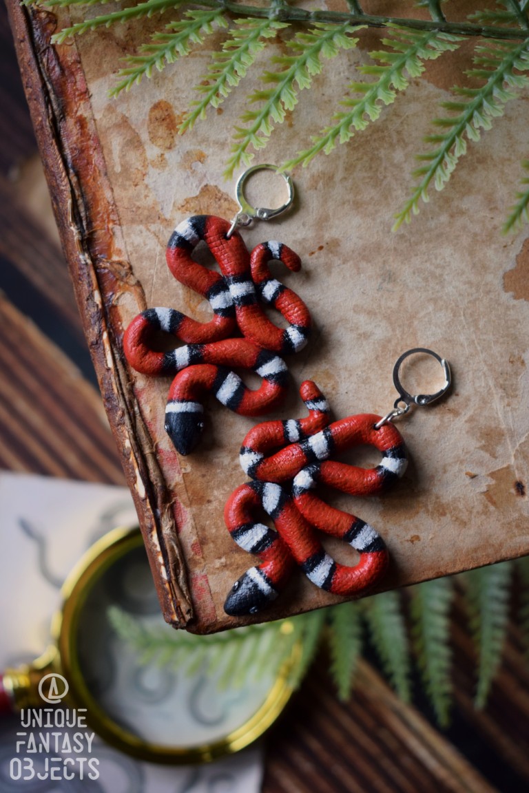 Kolczyki z wężem lancetogłów mleczny Kolczyki z wężem lancetogłów mleczny (Unique Fantasy Objects)