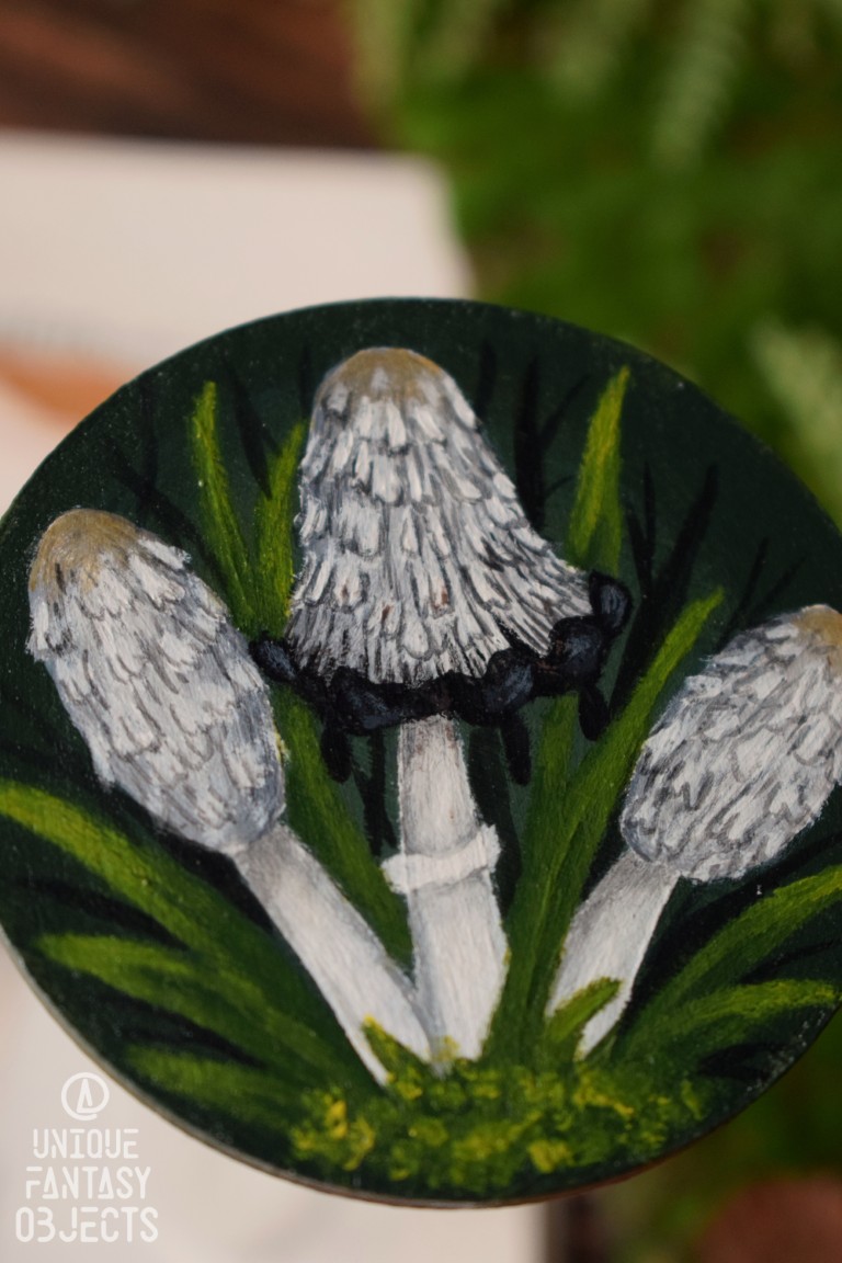 Ręcznie malowany magnes na lodówkę z grzybami leśnymi Ręcznie malowany magnes na lodówkę z grzybami leśnymi (Unique Fantasy Objects)
