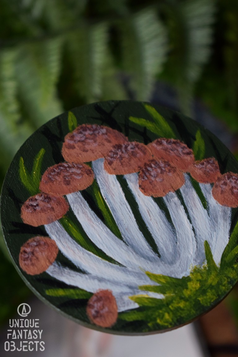 Ręcznie malowany magnes na lodówkę z grzybami leśnymi Ręcznie malowany magnes na lodówkę z grzybami leśnymi (Unique Fantasy Objects)
