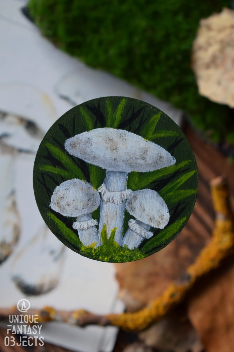 Ręcznie malowany magnes na lodówkę z grzybami leśnymi Ręcznie malowany magnes na lodówkę z grzybami leśnymi (Unique Fantasy Objects)