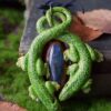 Naszyjnik z jaszczurkami zielonymi i labradorytem Naszyjnik z jaszczurkami zielonymi i labradorytem (Unique Fantasy Objects)