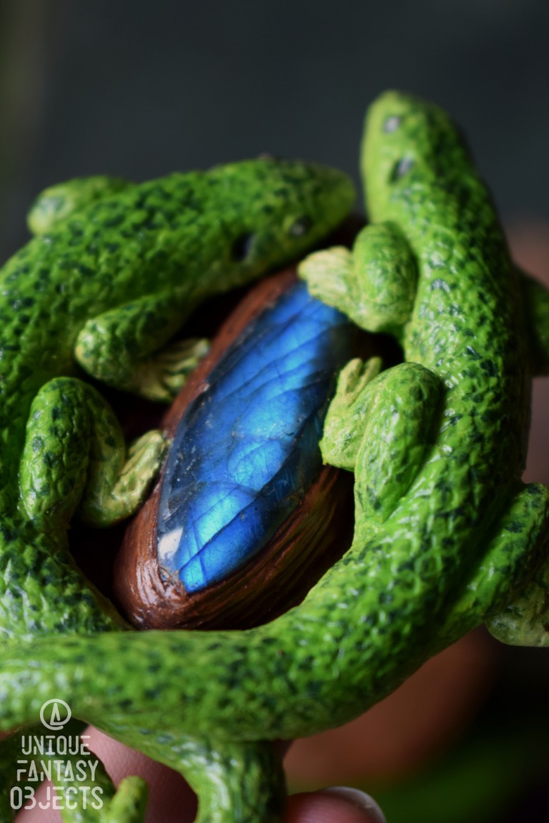 Naszyjnik z jaszczurkami zielonymi i labradorytem (Unique Fantasy Objects)