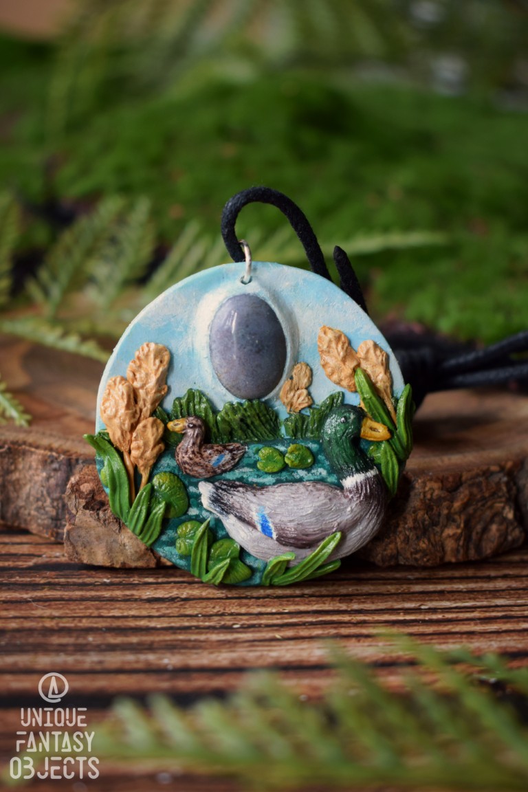 Naszyjnik z kaczkami w stawie i agatem Naszyjnik z kaczkami w stawie i agatem (Unique Fantasy Objects)