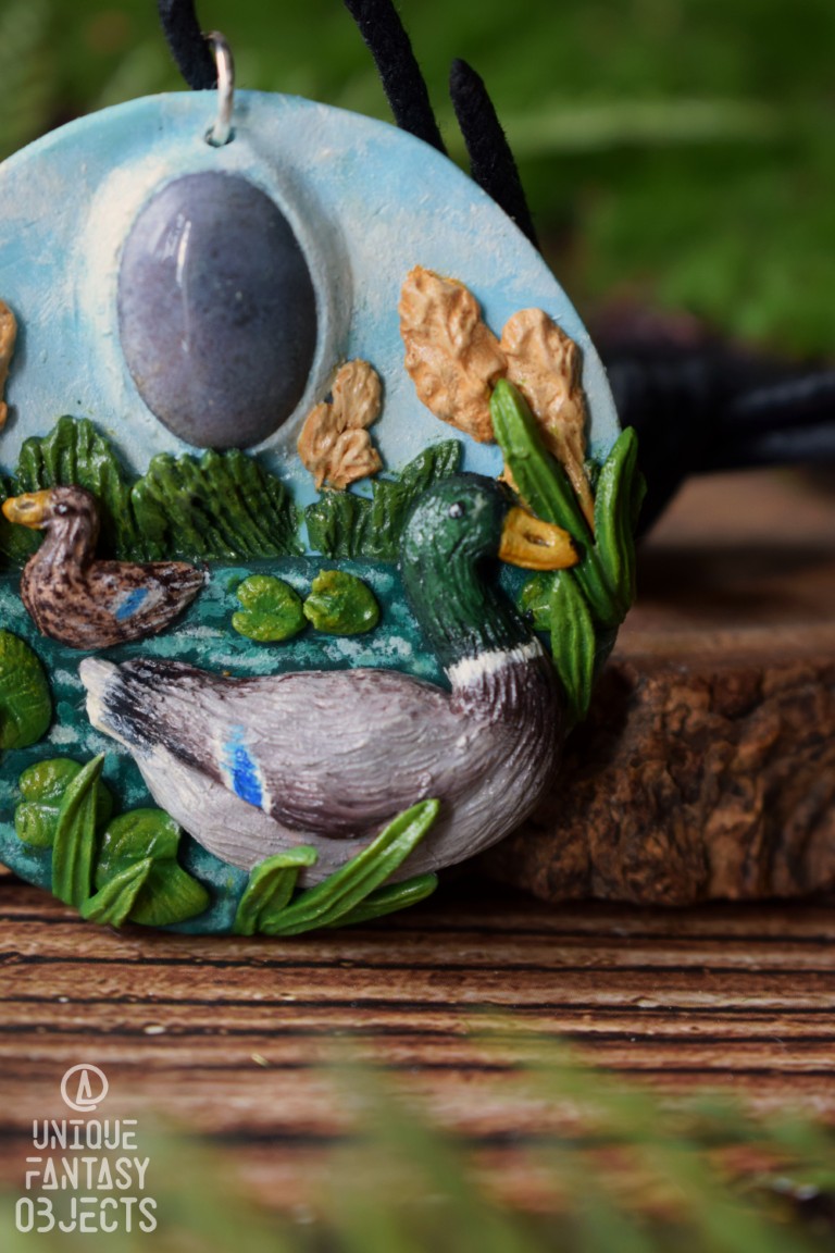 Naszyjnik z kaczkami w stawie i agatem Naszyjnik z kaczkami w stawie i agatem (Unique Fantasy Objects)