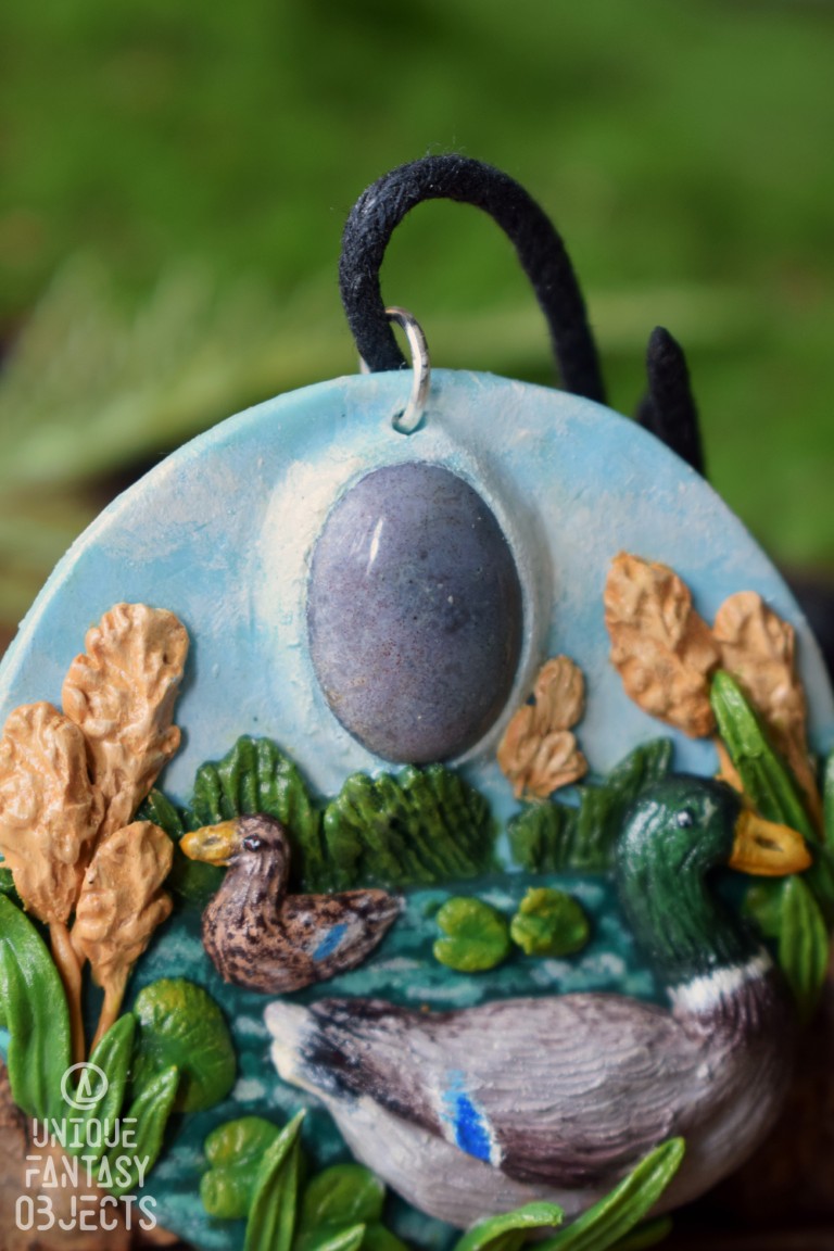 Naszyjnik z kaczkami w stawie i agatem Naszyjnik z kaczkami w stawie i agatem (Unique Fantasy Objects)
