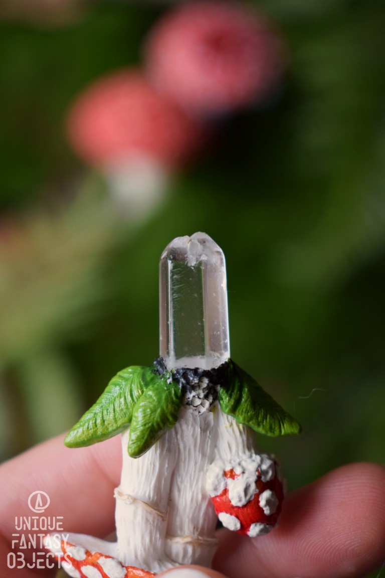 Naszyjnik z muchomorem czerwonym i kryształem górskim Naszyjnik z muchomorem czerwonym i kryształem górskim(Unique Fantasy Objects)