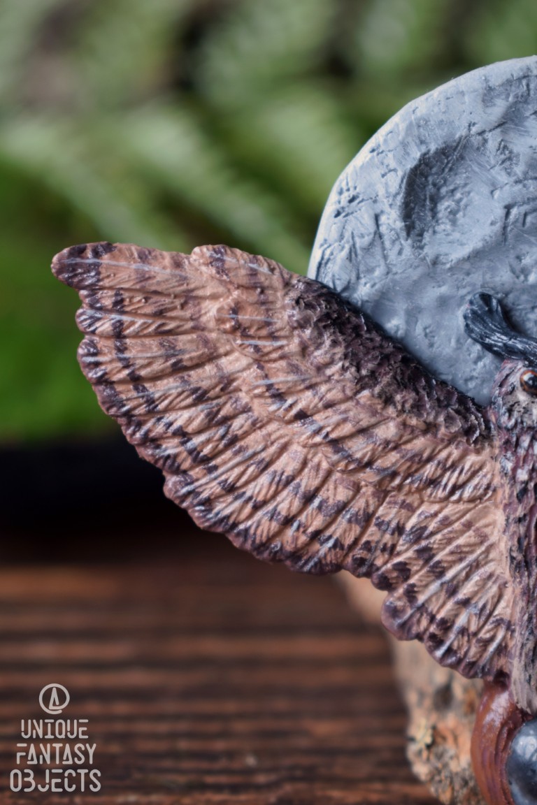 Naszyjnik z rzeźbą puchacza zwyczajnego i labradorytem Naszyjnik z rzeźbą puchacza zwyczajnego i labradorytem (Unique Fantasy Objects)