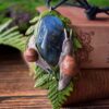 Naszyjnik z winniczkami na paproci i labradorytem (Unique Fantasy Objects)