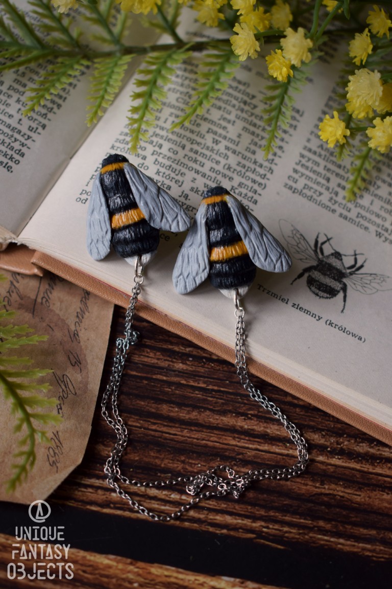 Przypinka do kołnierzyka z trzmielami Przypinka do kołnierzyka z trzmielami (Unique Fantasy Objects)