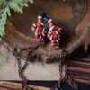 Przypinka do kołnierzyka z wężem lancetogłów mleczny (Unique Fantasy Objects)