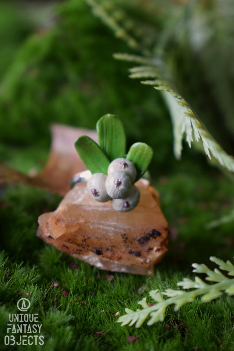 Regulowany pierścionek z rzeźbą jemioły (Unique Fantasy Objects)
