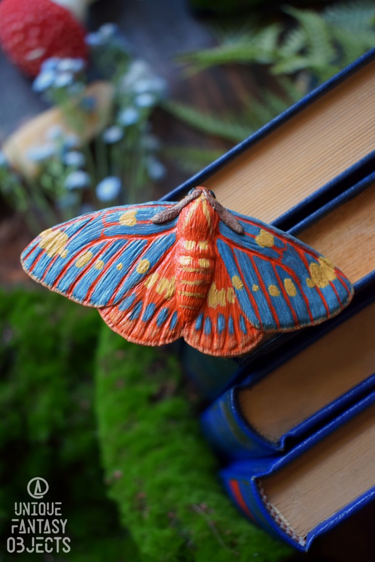 Spinka do włosów z rzeźbą ćmy Citheronia regalis Spinka do włosów z rzeźbą ćmy Citheronia regalis (Unique Fantasy Objects)