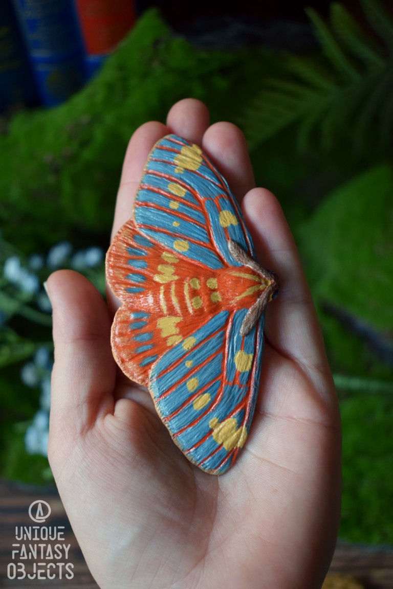 Spinka do włosów z rzeźbą ćmy Citheronia regalis Spinka do włosów z rzeźbą ćmy Citheronia regalis (Unique Fantasy Objects)