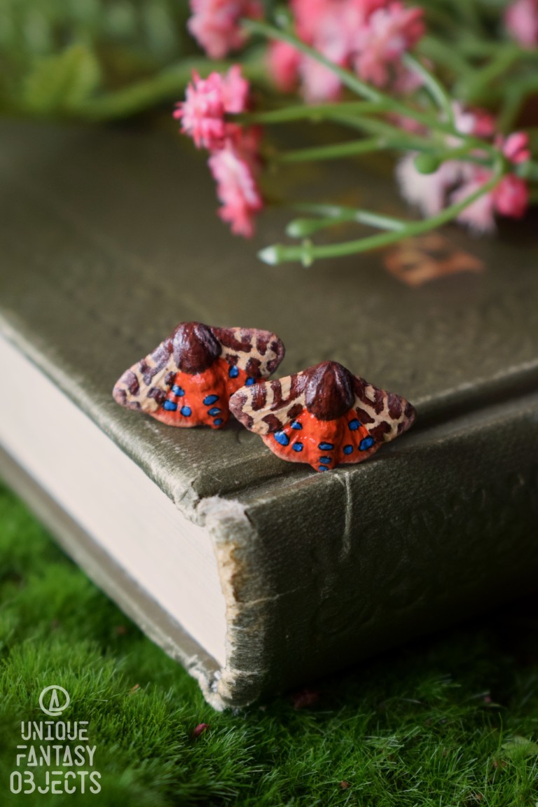 Małe kolczyki z rzeźbami polskich motyli Małe kolczyki z rzeźbami polskich motyli (Unique Fantasy Objects)