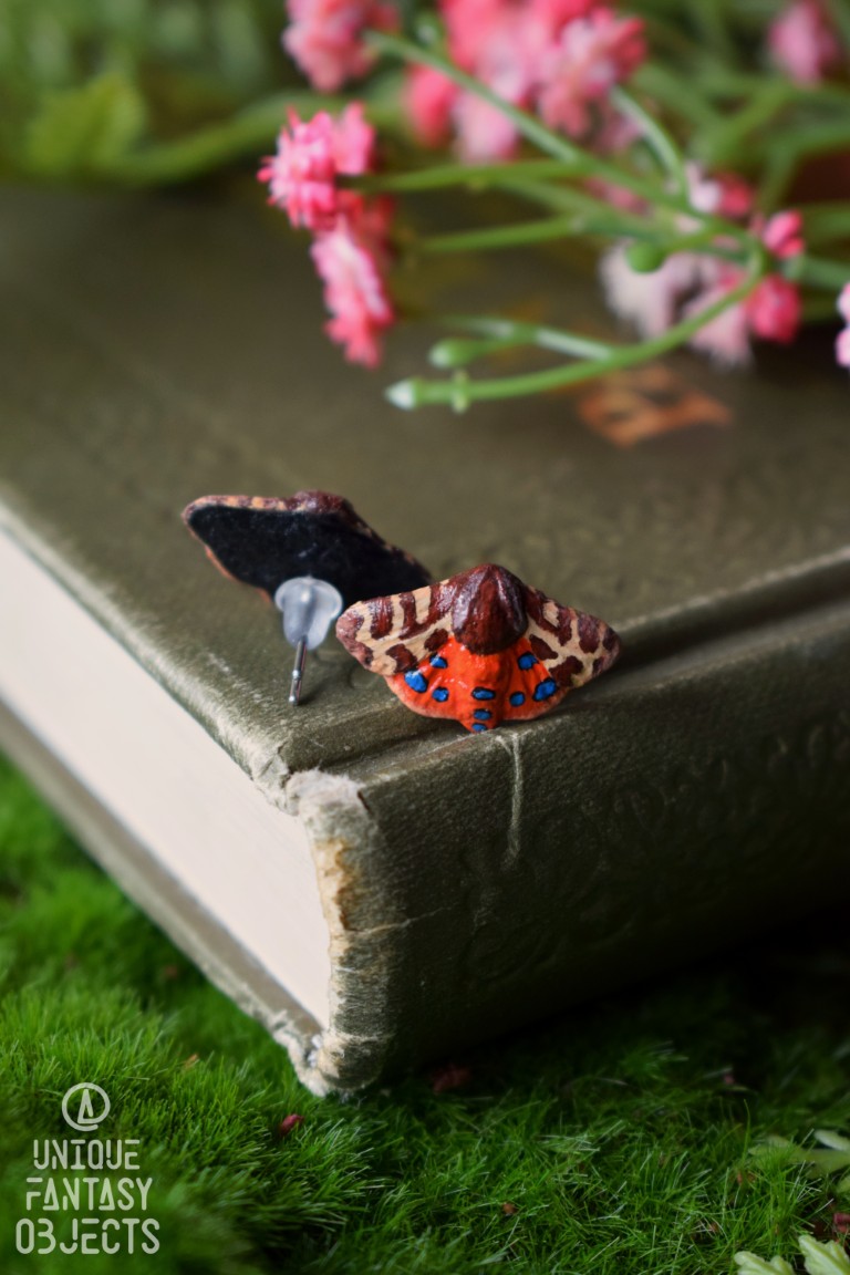 Małe kolczyki z rzeźbami polskich motyli Małe kolczyki z rzeźbami polskich motyli (Unique Fantasy Objects)