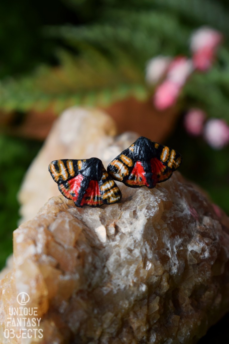 Małe kolczyki z rzeźbami polskich motyli Małe kolczyki z rzeźbami polskich motyli (Unique Fantasy Objects)