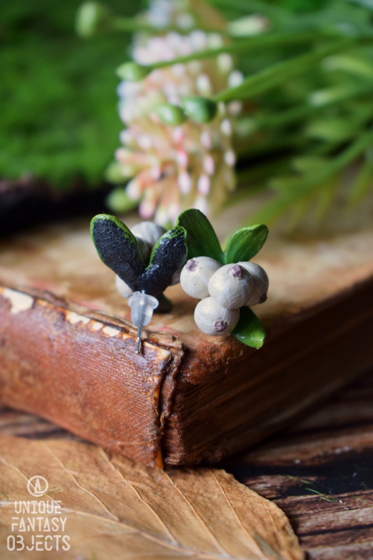 Małe kolczyki z jemiołą Małe kolczyki z jemiołą (Unique Fantasy Objects)