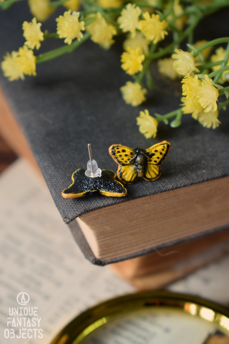 Małe kolczyki z rzeźbami polskich motyli Małe kolczyki z rzeźbami polskich motyli (Unique Fantasy Objects)