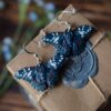 Kolczyki z rzeźbą motyla Euthalia lubentina (Unique Fantasy Objects)