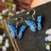 Kolczyki z rzeźbą motyla Morpho cypris Kolczyki z rzeźbą motyla Morpho cypris (Unique Fantasy Objects)