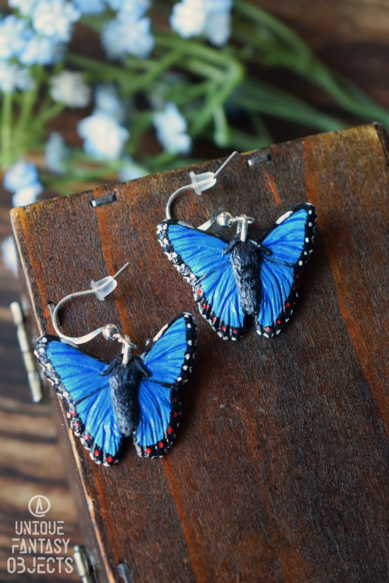Kolczyki z rzeźbą motyla Morpho menelaus Kolczyki z rzeźbą motyla Morpho menelaus (Unique Fantasy Objects)