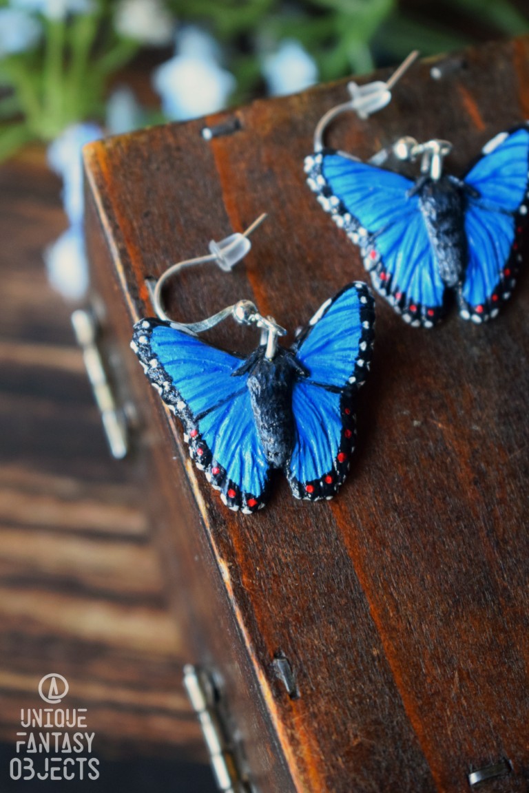 Kolczyki z rzeźbą motyla Morpho menelaus Kolczyki z rzeźbą motyla Morpho menelaus (Unique Fantasy Objects)