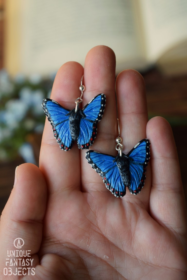 Kolczyki z rzeźbą motyla Morpho menelaus Kolczyki z rzeźbą motyla Morpho menelaus (Unique Fantasy Objects)