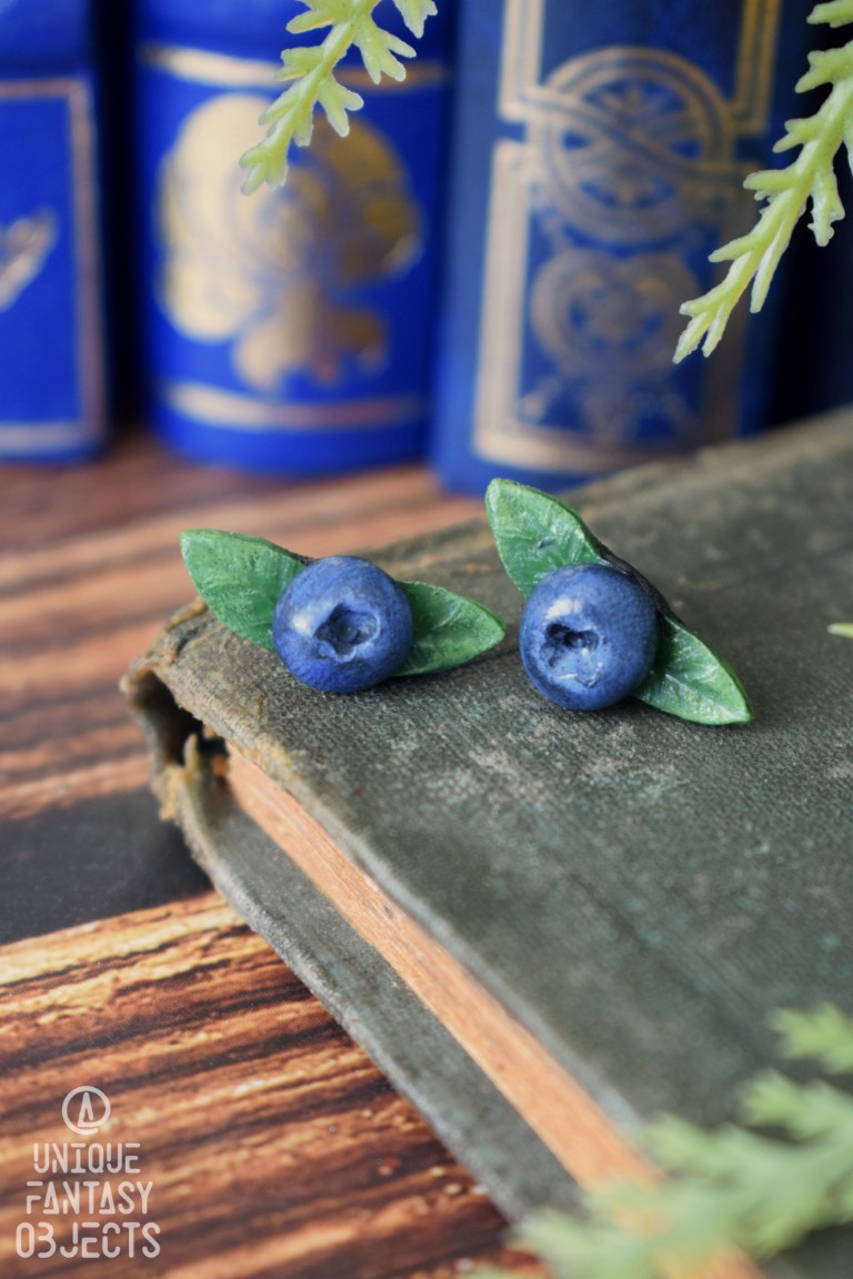Małe kolczyki z jagodami Małe kolczyki z jagodami (Unique Fantasy Objects)