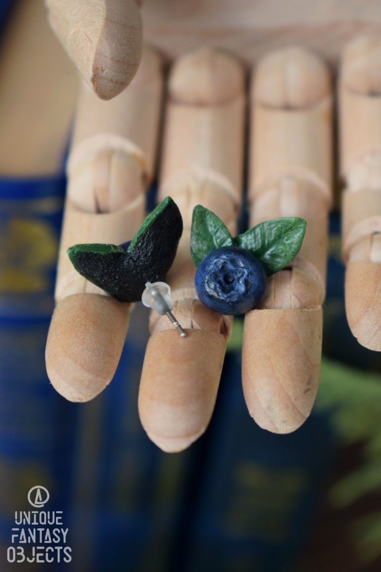 Małe kolczyki z jagodami Małe kolczyki z jagodami (Unique Fantasy Objects)