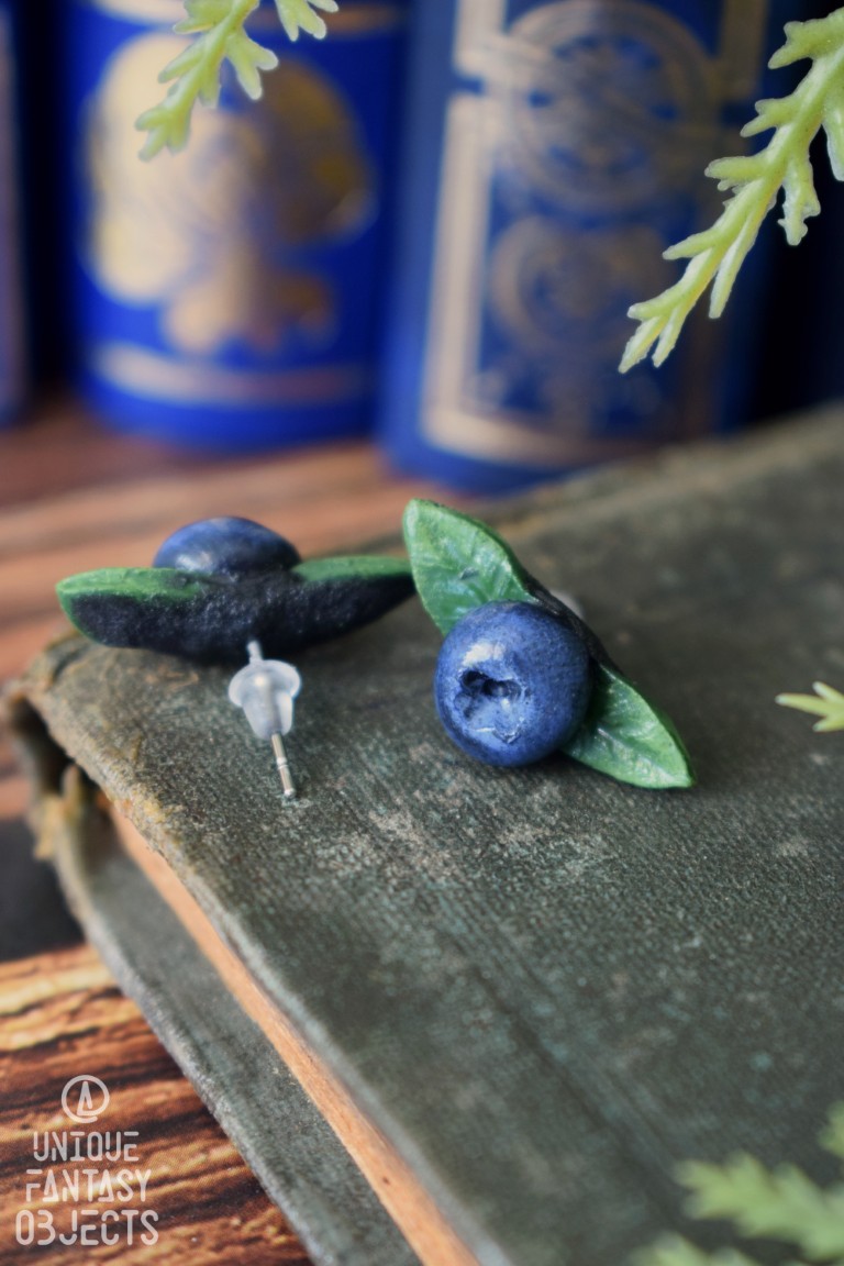 Małe kolczyki z jagodami Małe kolczyki z jagodami (Unique Fantasy Objects)