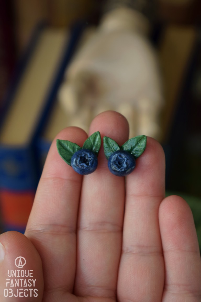 Małe kolczyki z jagodami Małe kolczyki z jagodami (Unique Fantasy Objects)