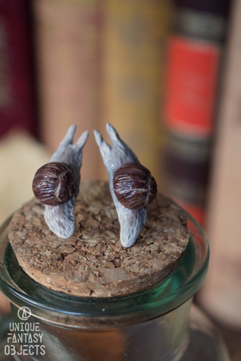 Małe kolczyki z rzeźbami ślimaków Małe kolczyki z rzeźbami ślimaków (Unique Fantasy Objects)