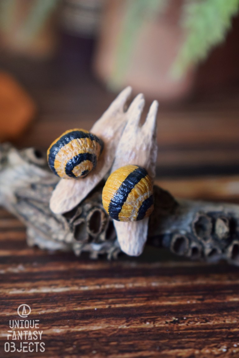 Małe kolczyki z rzeźbami ślimaków Małe kolczyki z rzeźbami ślimaków (Unique Fantasy Objects)