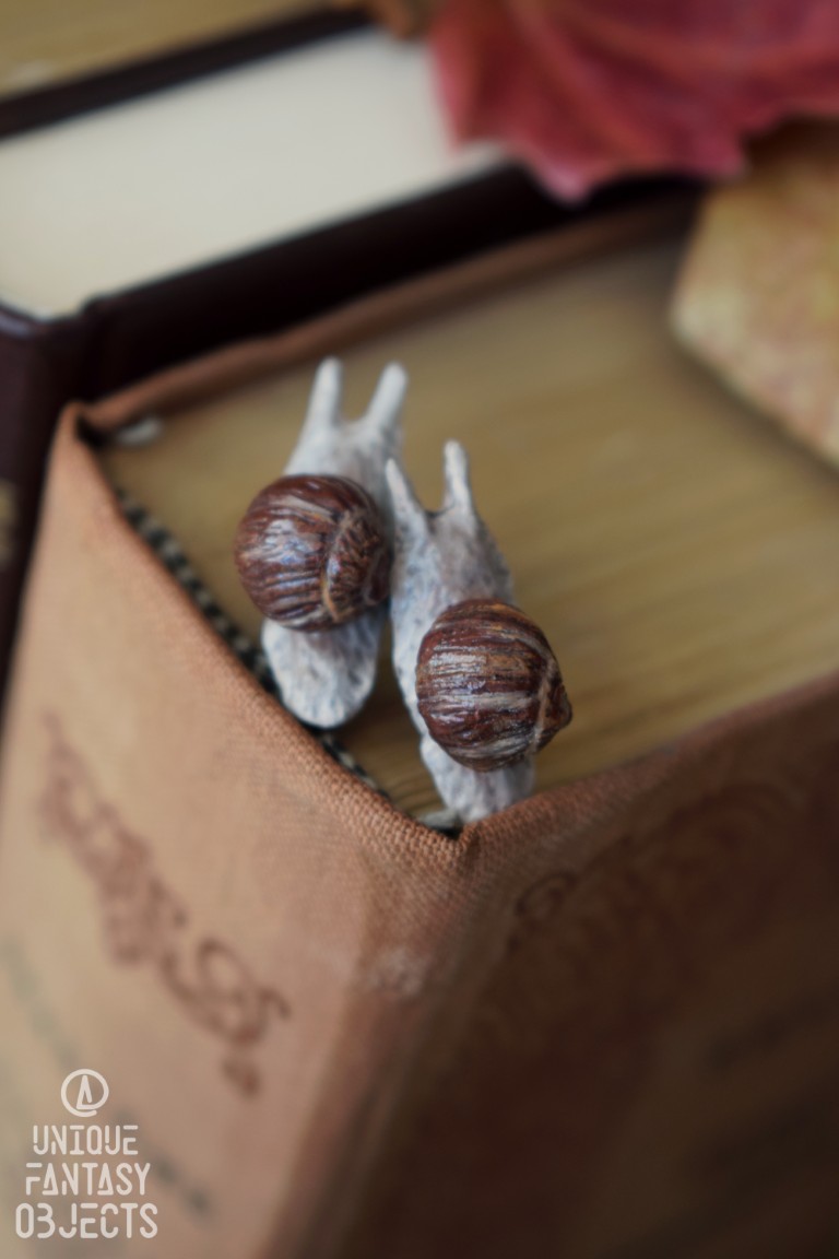 Małe kolczyki z rzeźbami ślimaków Małe kolczyki z rzeźbami ślimaków (Unique Fantasy Objects)