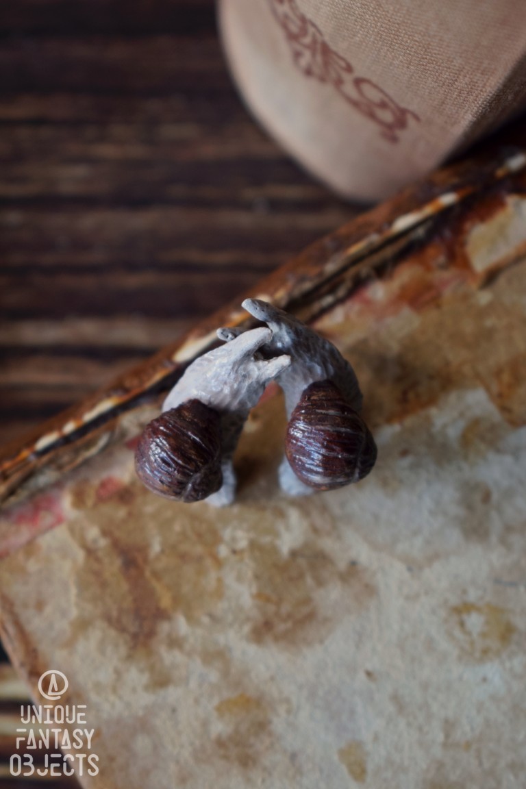 Małe kolczyki z rzeźbami ślimaków Małe kolczyki z rzeźbami ślimaków (Unique Fantasy Objects)