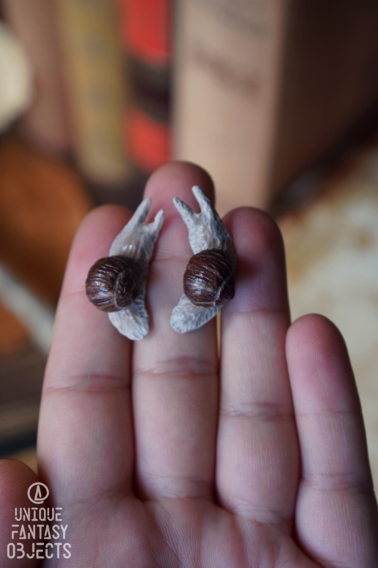 Małe kolczyki z rzeźbami ślimaków Małe kolczyki z rzeźbami ślimaków (Unique Fantasy Objects)