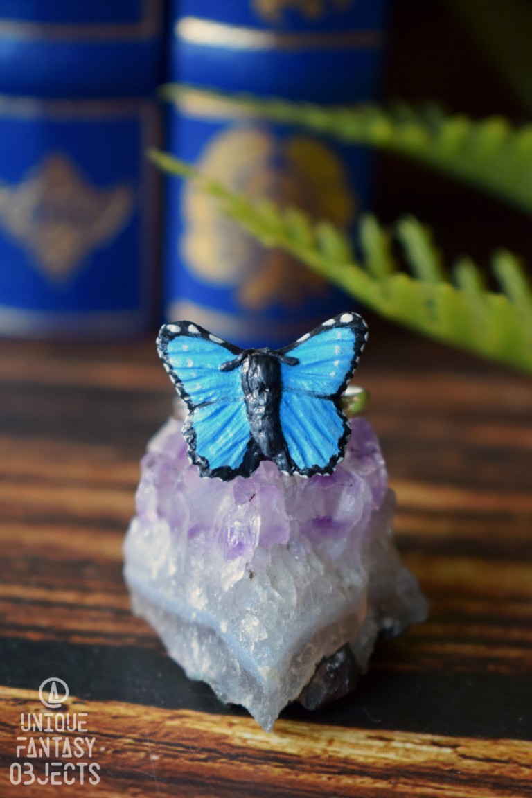 Regulowany pierścionek z motylem Morpho menelaus (Unique Fantasy Objects)