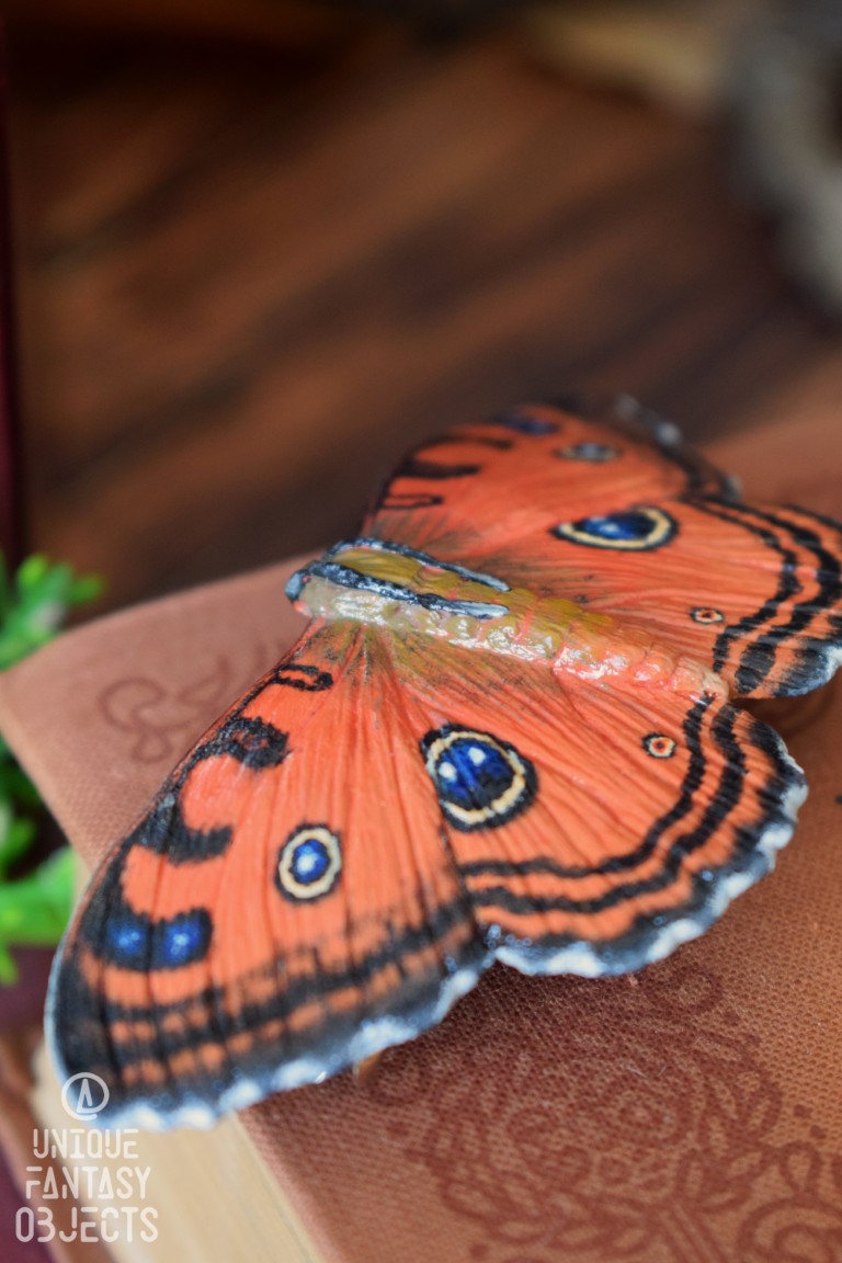 Spinka do włosów z rzeźbą motyla Junonia almana Spinka do włosów z rzeźbą motyla Junonia almana (Unique Fantasy Objects)