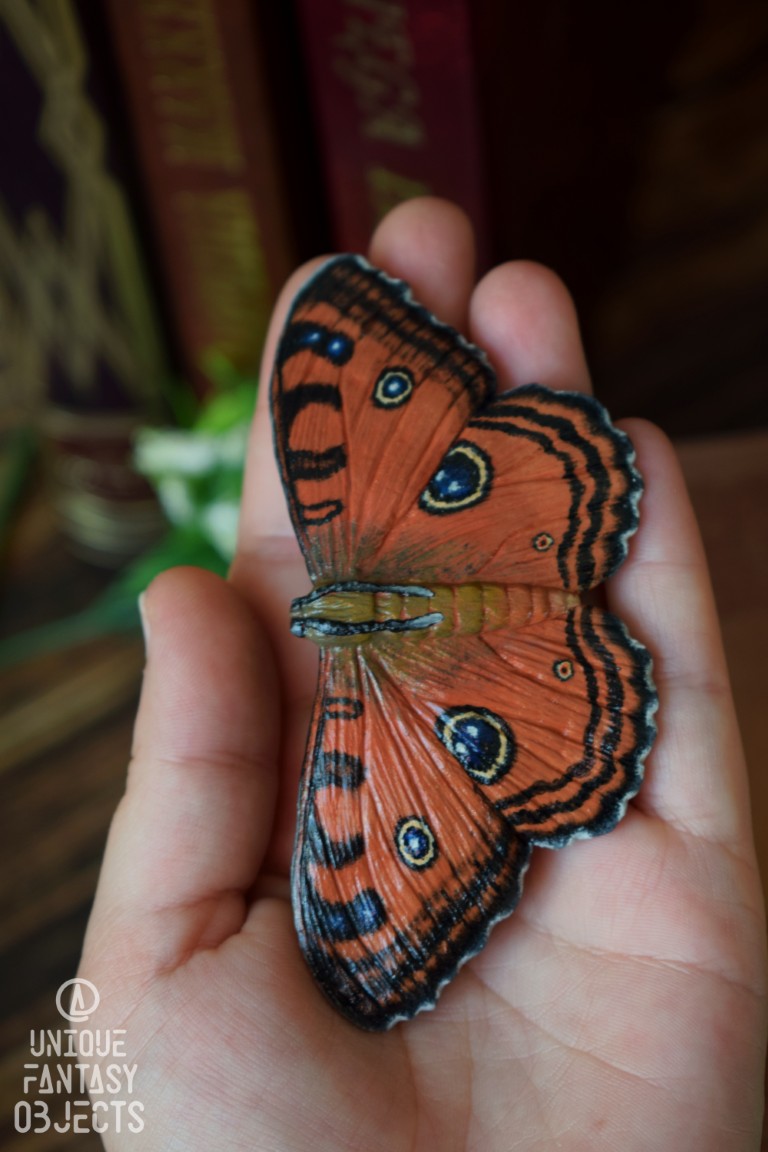 Spinka do włosów z rzeźbą motyla Junonia almana Spinka do włosów z rzeźbą motyla Junonia almana (Unique Fantasy Objects)