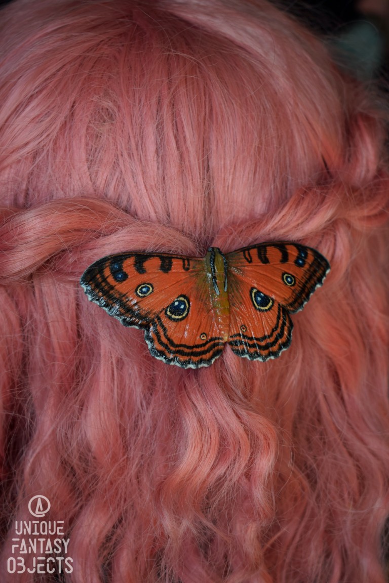 Spinka do włosów z rzeźbą motyla Junonia almana Spinka do włosów z rzeźbą motyla Junonia almana (Unique Fantasy Objects)